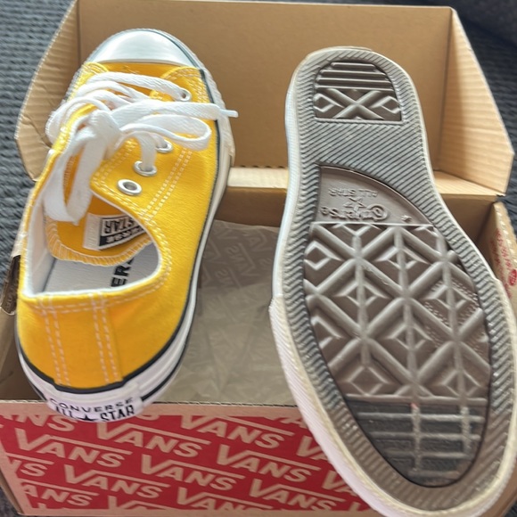 Youth Size 13, Converse Chuck Taylor All Star Shoes - Picture 2 of 2